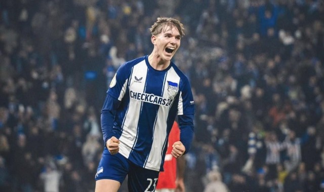 开云登录入口地址-罗马诺：曼城加入柏林赫塔16岁中场艾希霍恩争夺战